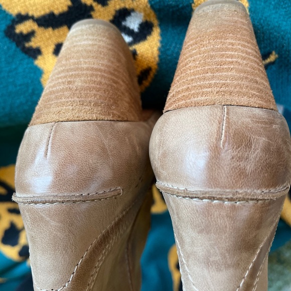 Frye Renee Short Seam in Cement Soft Oiled Leather - Picture 5 of 7